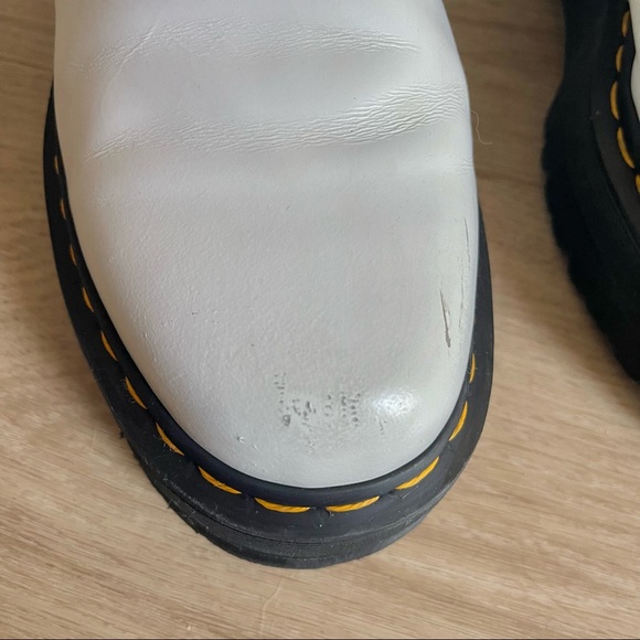 Dr. Martens | 2976 Chunky Quad White Leather Chelsea Boots Size: 8 - Picture 6 of 10